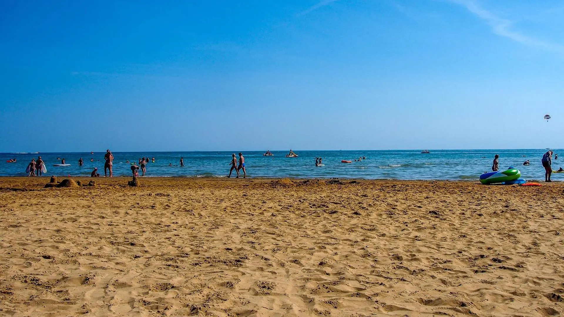 Coastal Escape Flat With Common Pool Appartement Bibione Italië